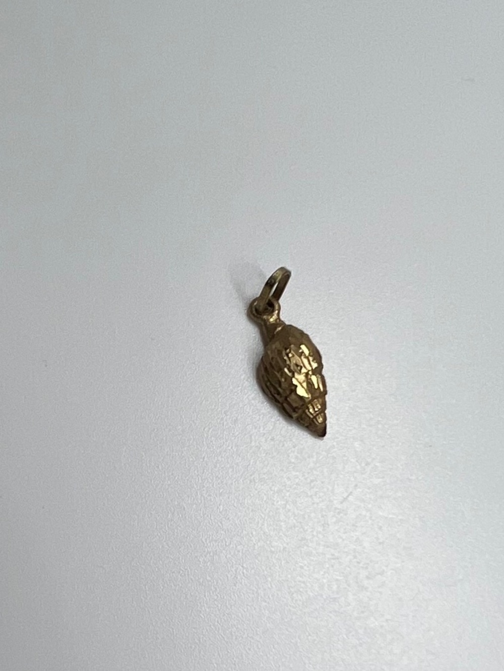 Vintage 14K Yellow Gold Sea Conch Shell Charm Pendant Textured 3D Conch Snail